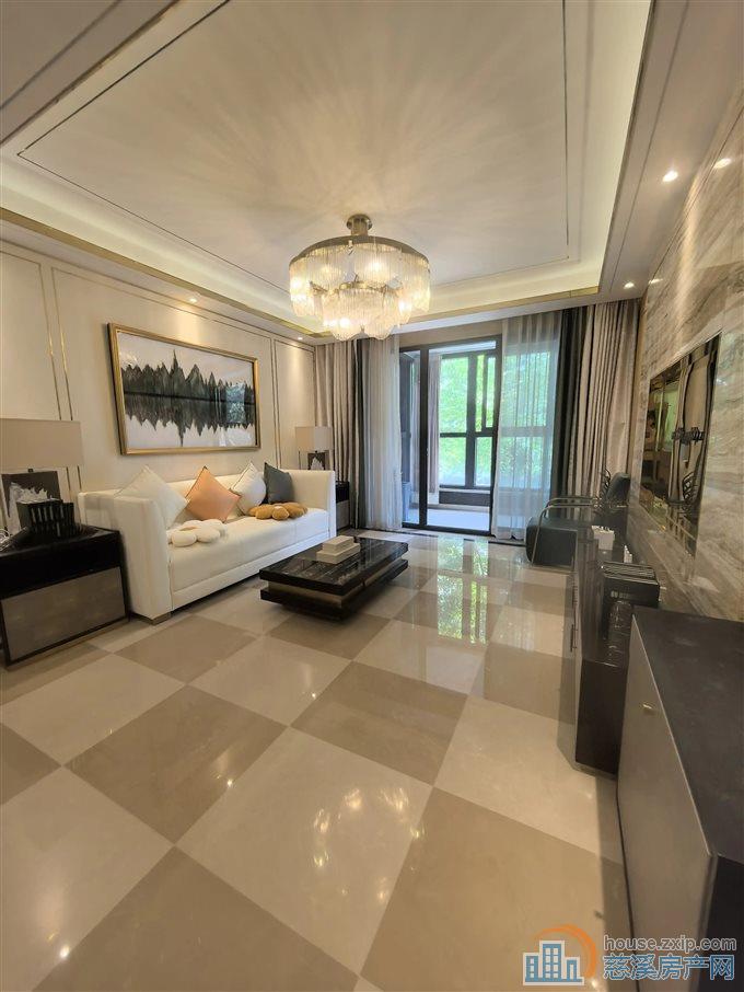 洋房俯院江南127平229万精装带车位