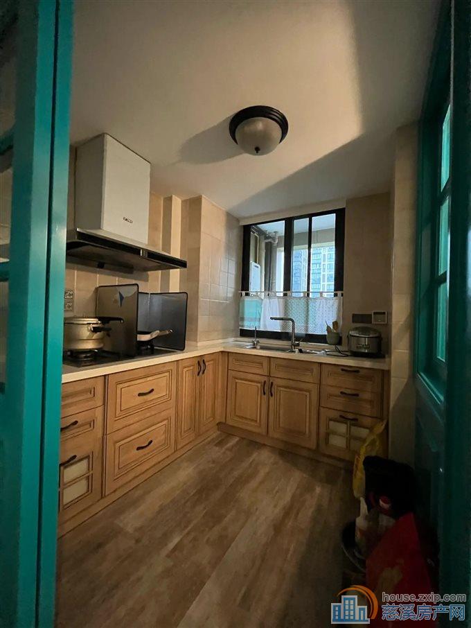 绿城御园 精装124平方212万中间楼层