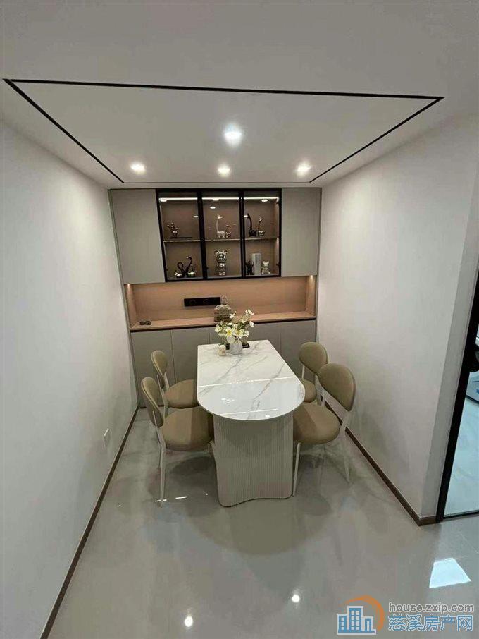 水映天成47复47朝西全新自住豪装