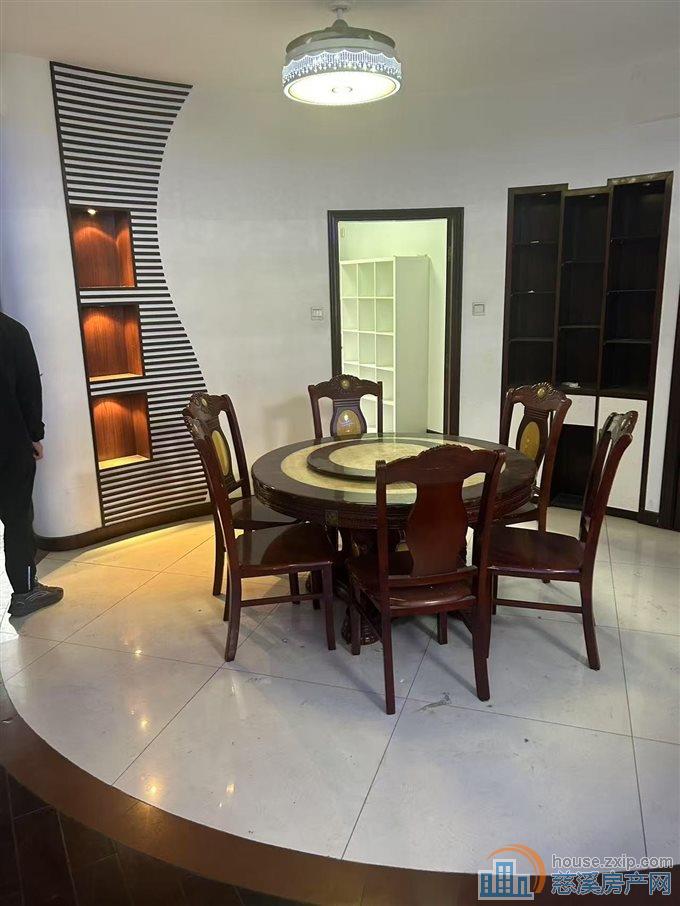 大通花园精装修165平169万朝南车库