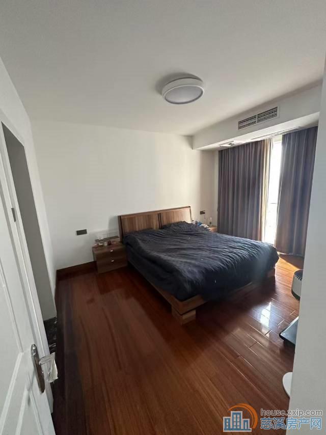 秀水华庭顶复约211平车位精装158万