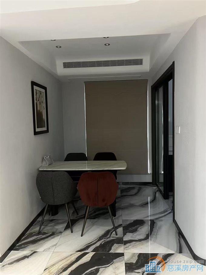 嘉景园电梯119平精装带车位储藏间