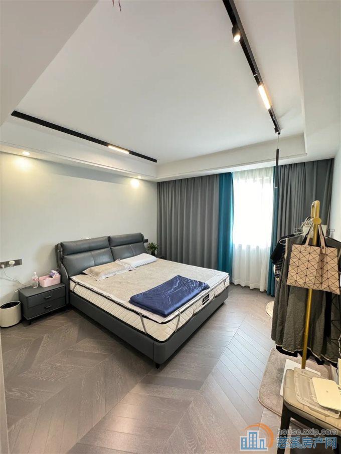 白金湾136平155万满五唯一带车位