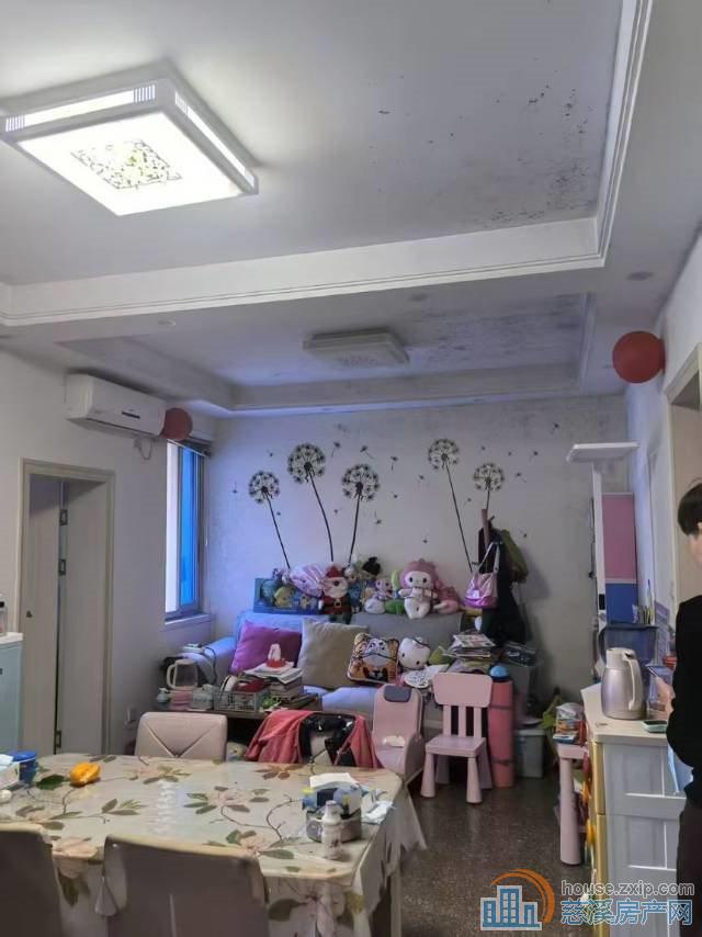 金山南区一楼精位置好75.5平82.8万