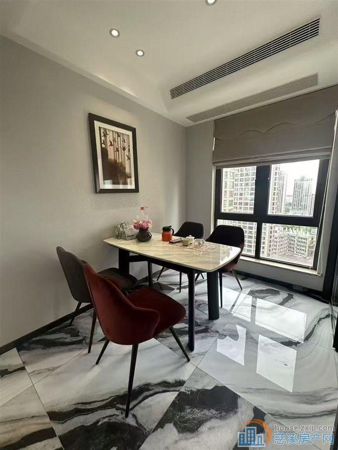 嘉景园电梯房120平精装带车位储藏间