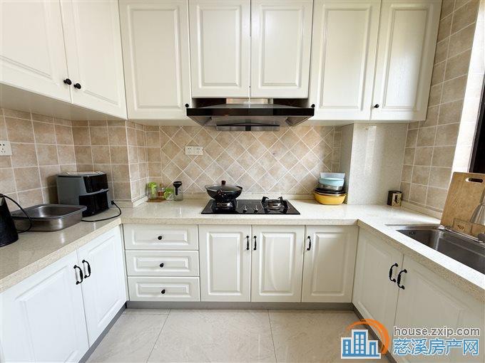 金仕华庭 100平精装三房169.8万