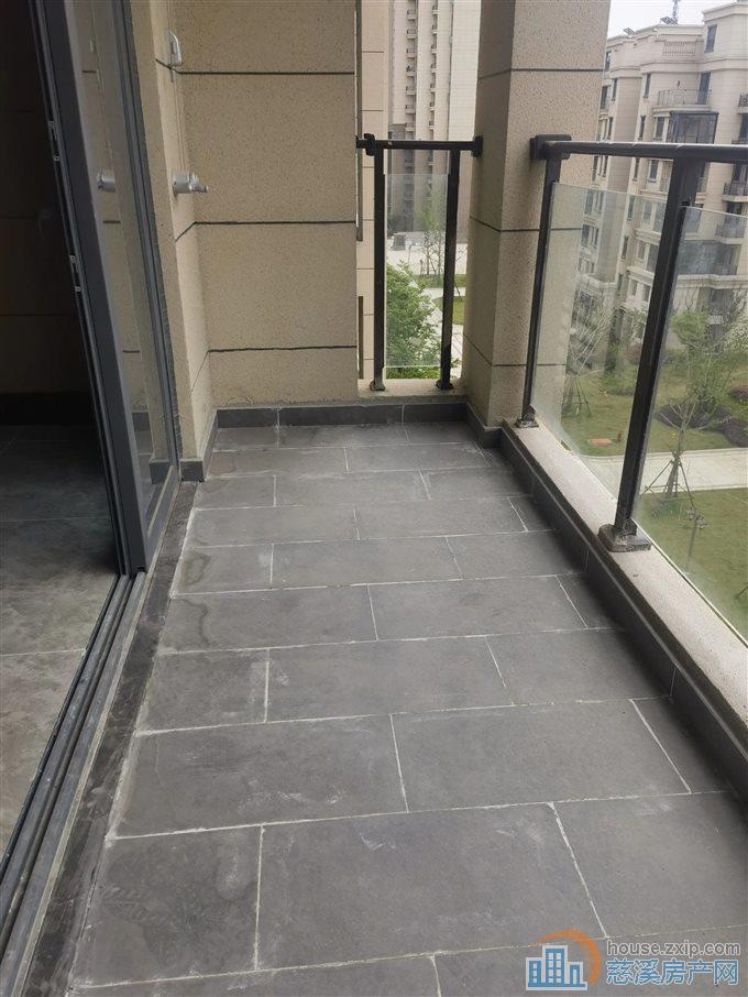 洋房恒大河悦府127平方138万