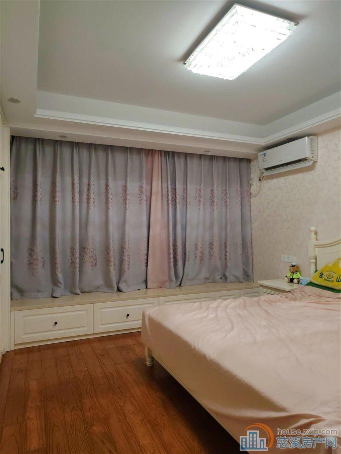 金仕华庭 精装140平189万 文锦