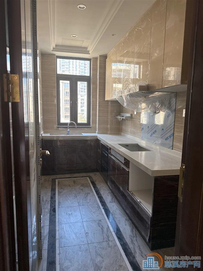 洋房恒大河悦府130平方135万