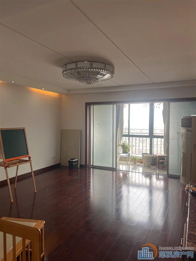 实验公寓 精装修  带车位 可拎包入住