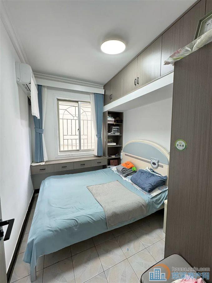 金山新村  精装修 三居室保养清爽