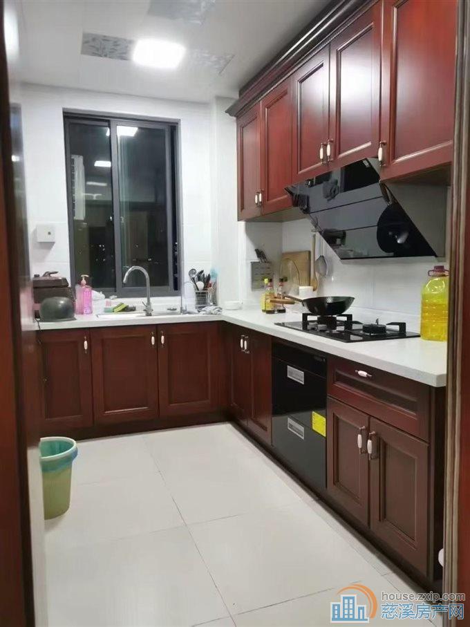 恒元新境138平方三室两厅两卫185万