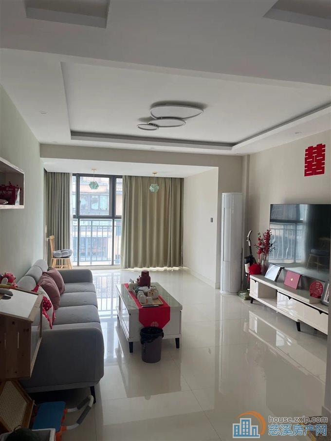 百合家苑 婚装123平方86万低总价