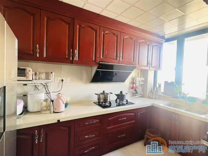 界牌新村125平188万车位婚装14楼