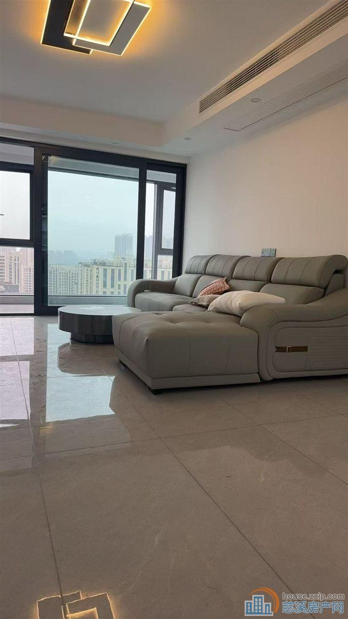 卓越湖樾云著多套岀租