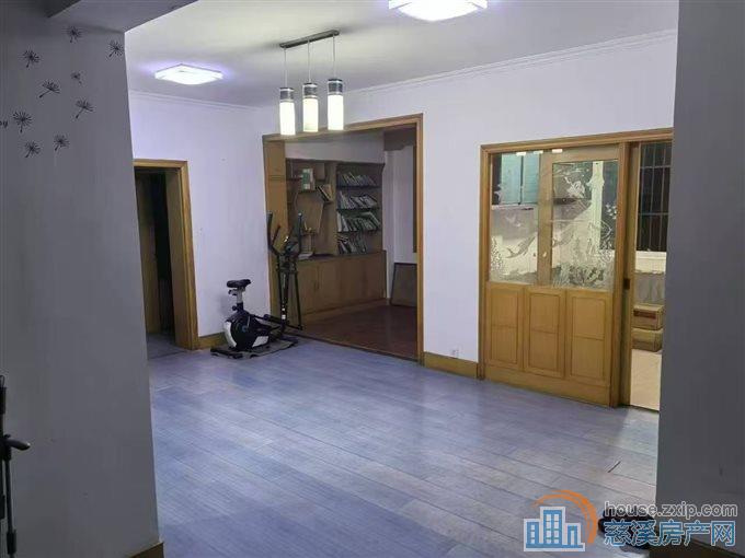 童家新村高楼层134.6平100万简装