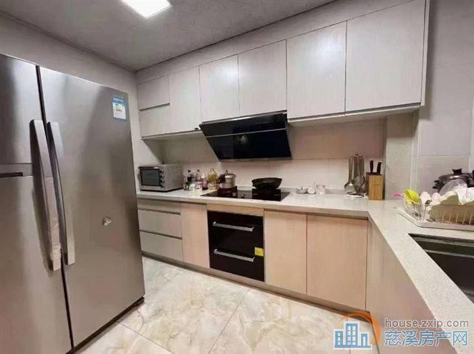 嘉景园房东自住婚房183平精装188万