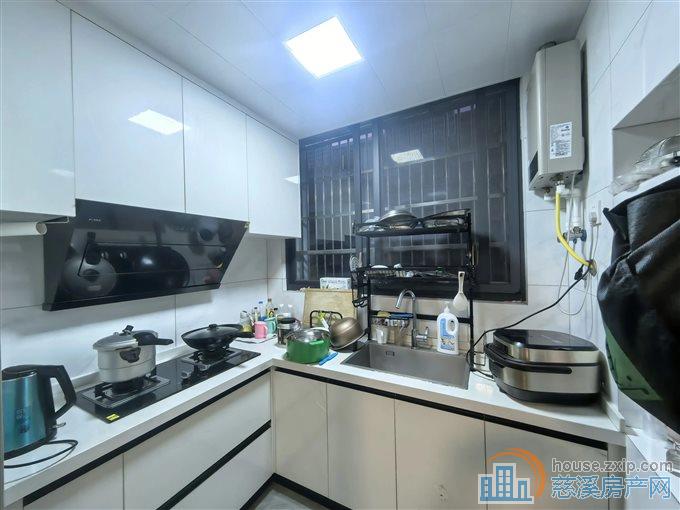 城东新村 精装 低楼层  上林无在读