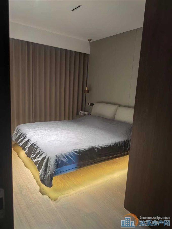 卓越湖樾云著143平精装修如图285万