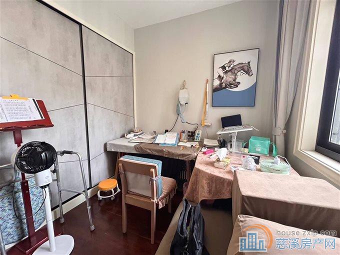 嘉和名苑133平现代装修好楼层带车位