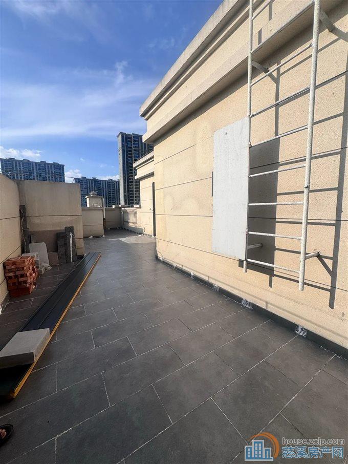 恒大河悦府175平195万顶复精装修