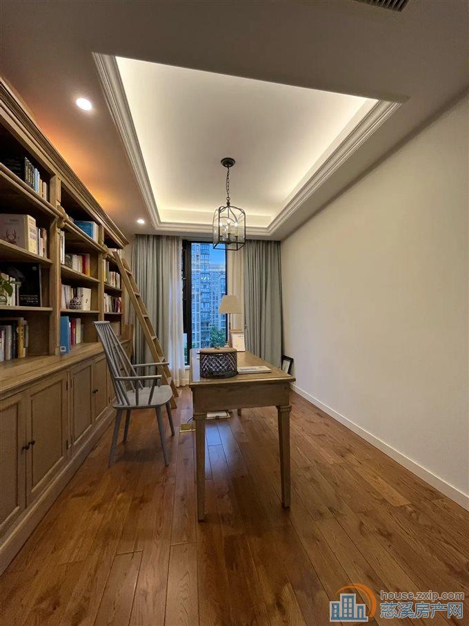 绿城御园 精装124平方212万中间楼层