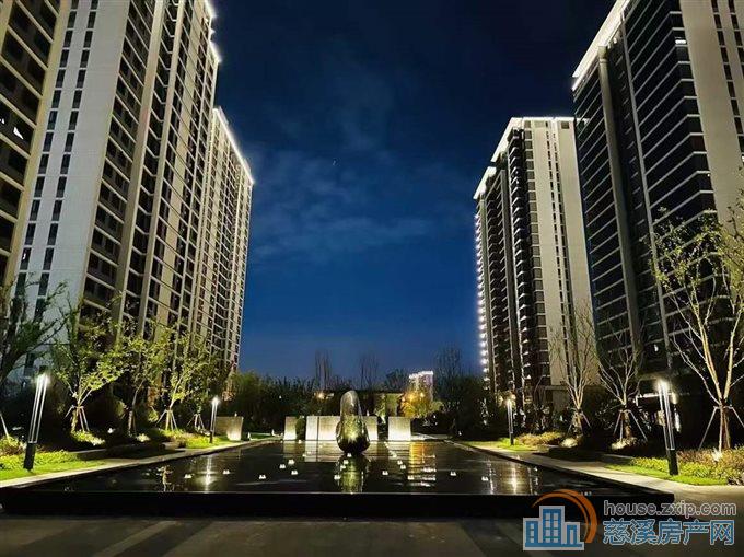 紫阙台141平黄金楼层带车位205万