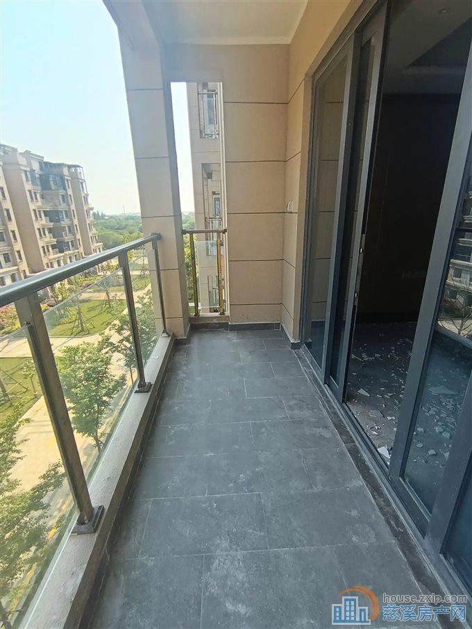 恒大河悦府130平142万带车位