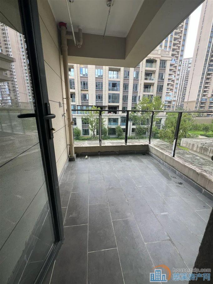 恒大河悦府洋房精装132万