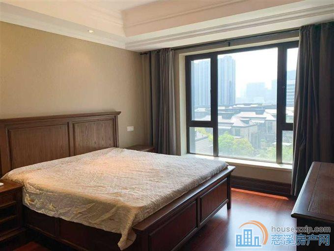 金地鸿悦豪华装修四室6200直接房源