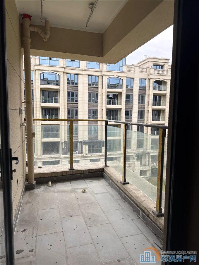 恒大河悦府130平125万精装修