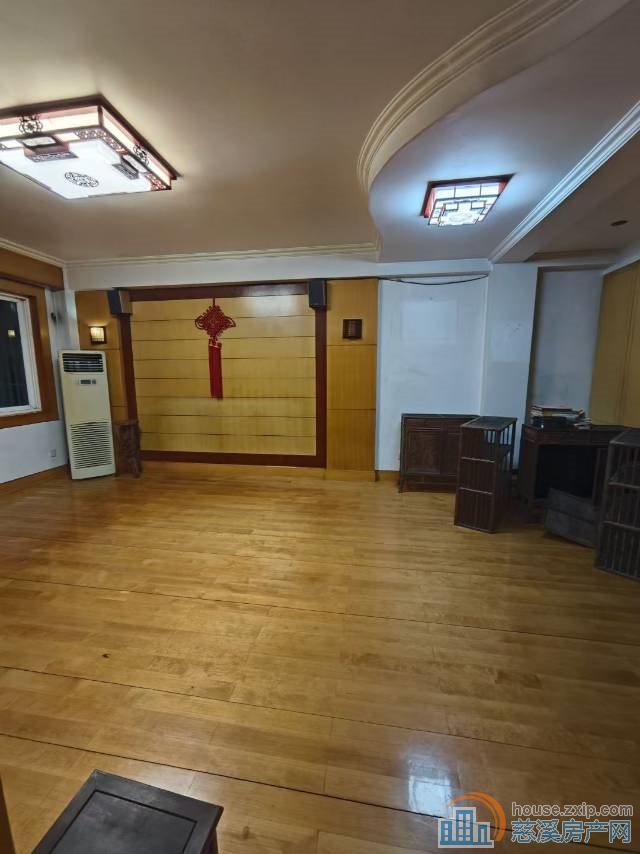 南胜苑139平装修保养好车库109万