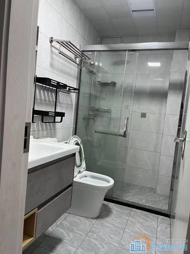 新潮塘北苑84平中间楼层精装110万