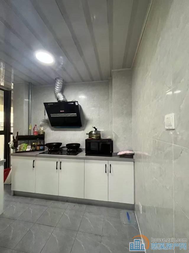 誉林府96平装修满2年175万满2年