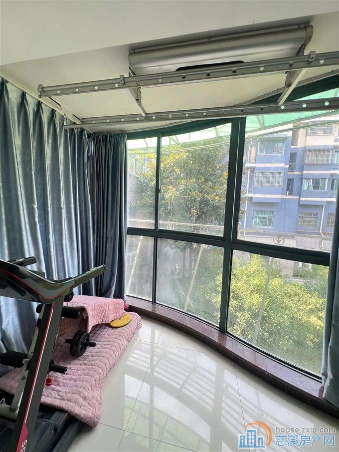 富丽湾景苑145平148万带大车库