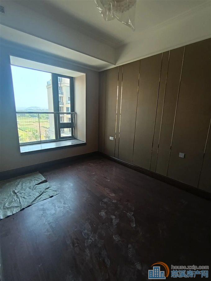 恒大河悦府130平142万带车位