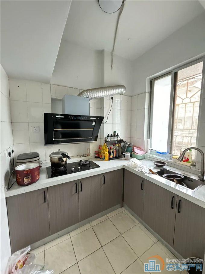 金山新村 精装76平方72万低楼层