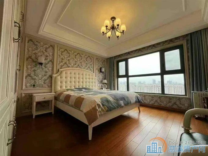 金仕华庭精装修142平方230万