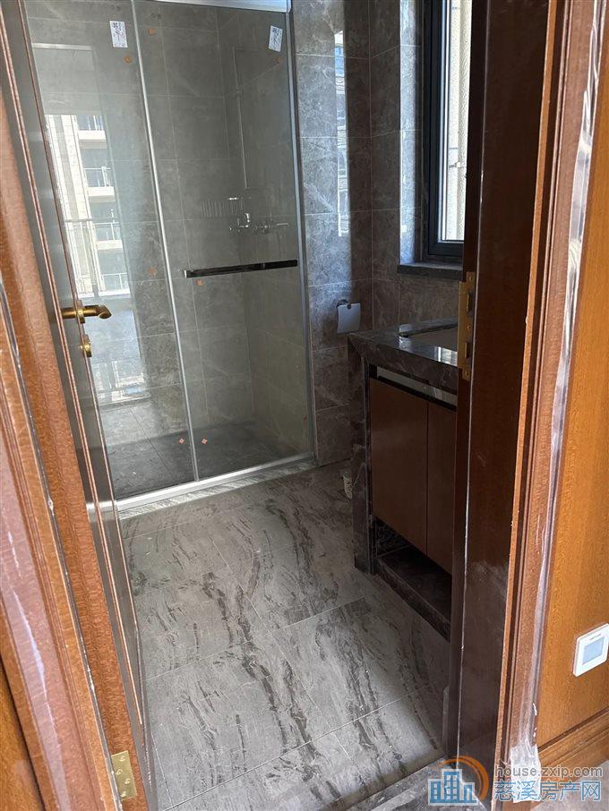 洋房恒大河悦府130平方135万