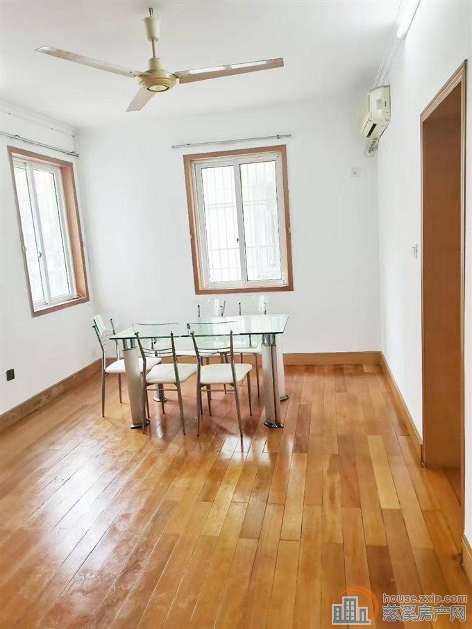 城东新村2楼边套70平架空层精可读书