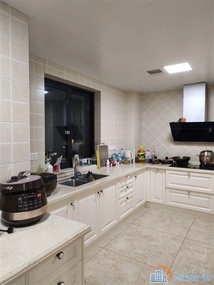 金仕华庭139平精装203万