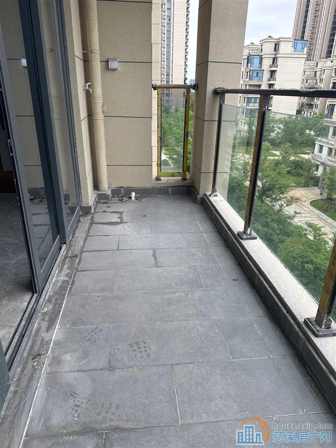 恒大河悦府130平125万精装修