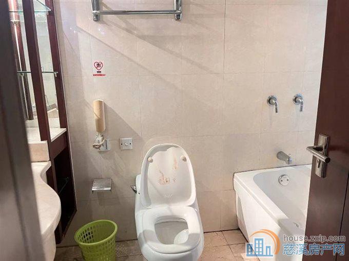 波斯曼套房1500元，有钥匙