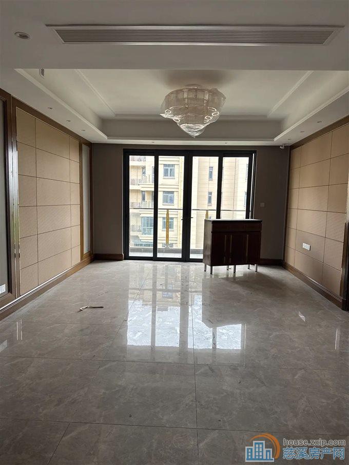 恒大河悦府130平125万精装修