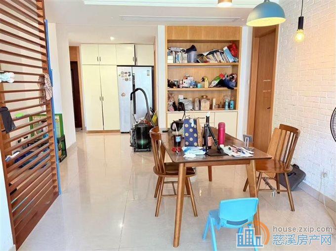 界牌新村98平+车位储藏间精装可读书