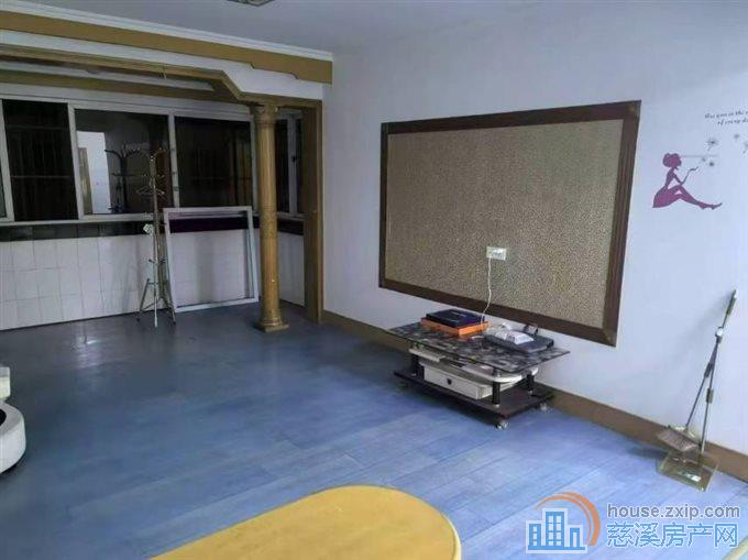 童家新村高楼层134.6平100万简装