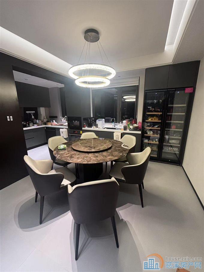 江岸臻园 大平层豪装亏卖