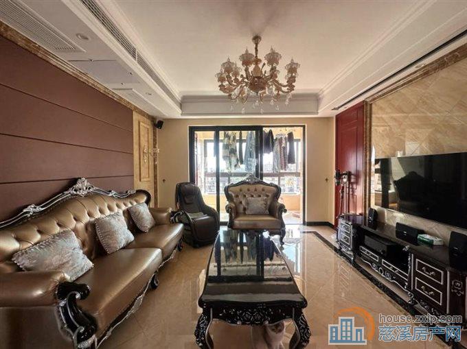 金仕华庭精装 124平 193万