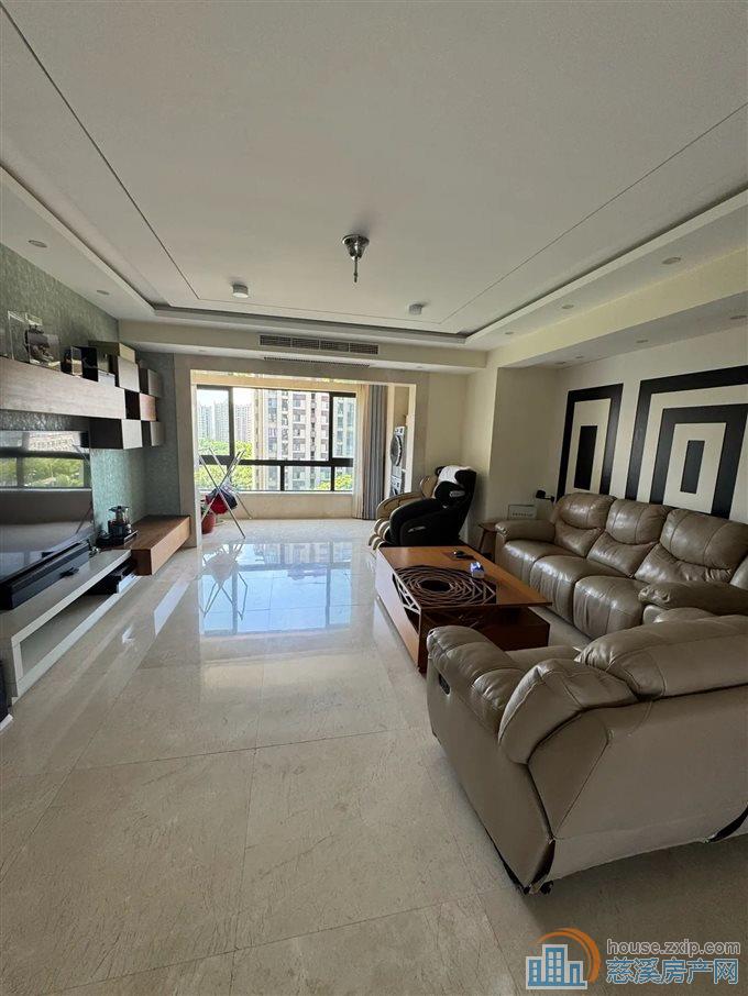 金仕华庭143平精装修一梯一户225万