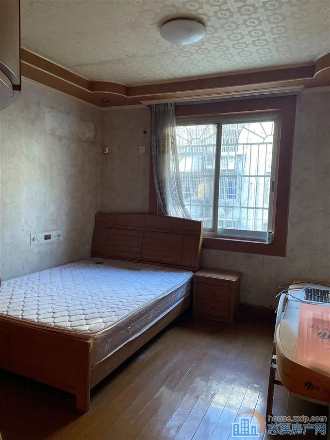 白云公寓 精装修 低楼层